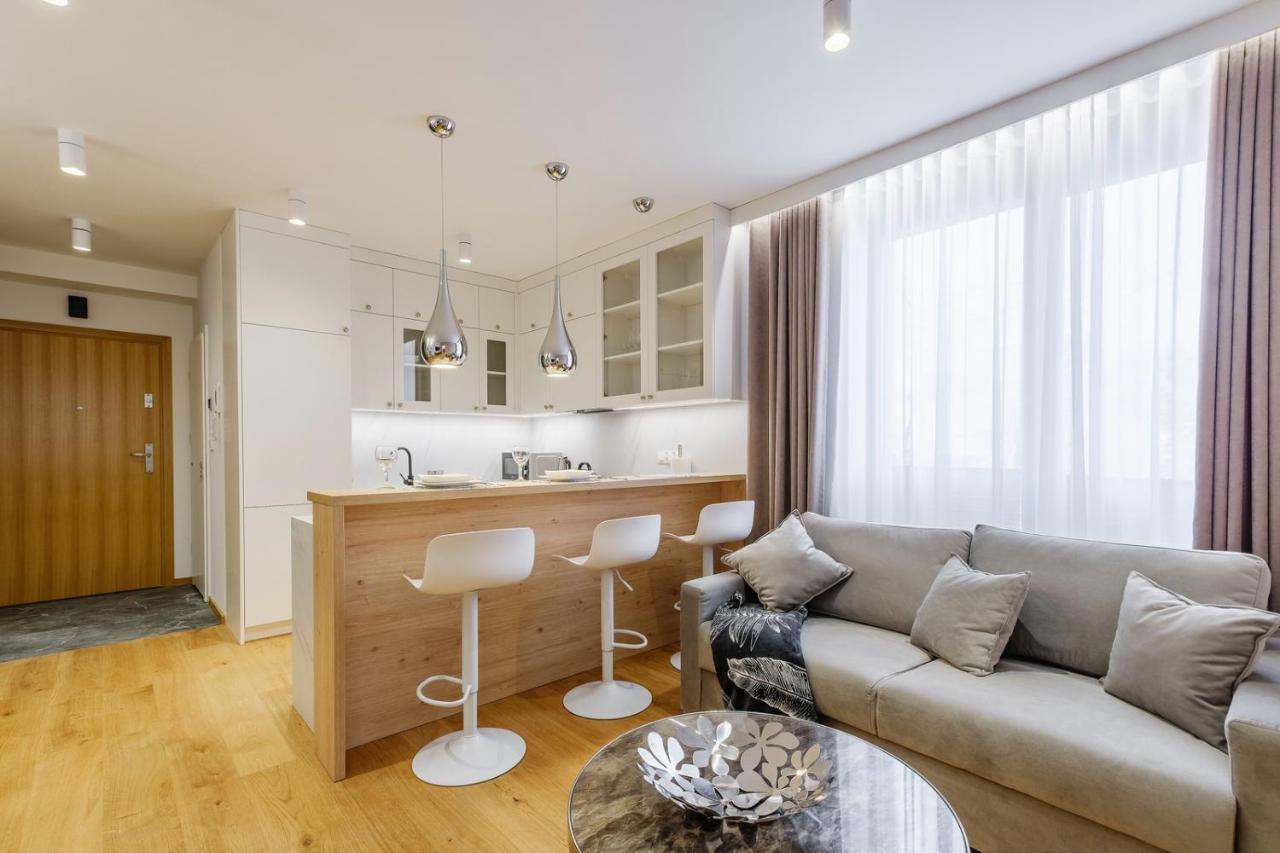 Florencja - Nowy Apartament W Centrum Miasta Z Klimatyzacja Oraz Zadaszonym Parkingiem W Cenie Nowy Targ Eksteriør billede